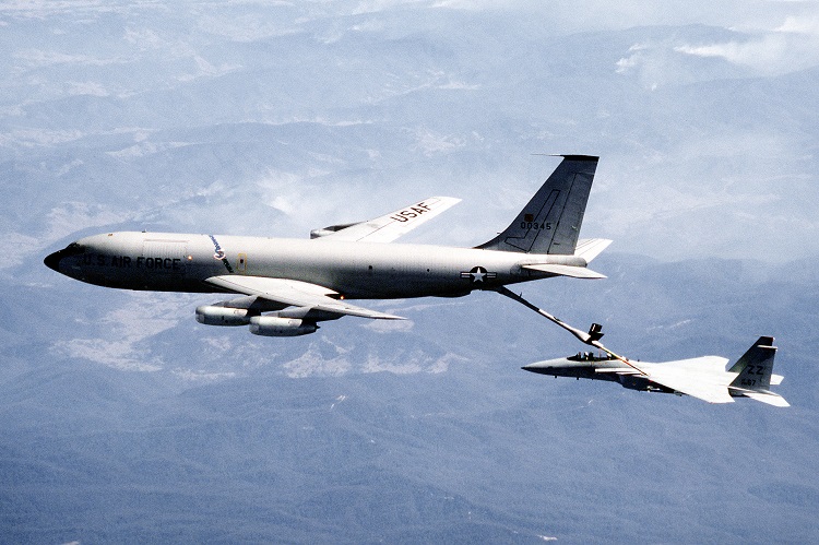 KC-135 Stratotanker refuelling