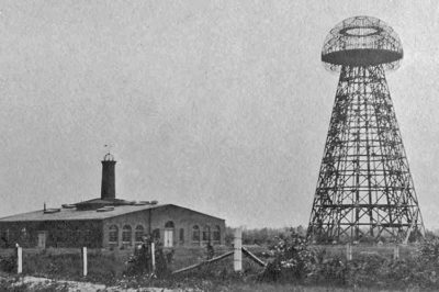 Wardenclyffe Tower in 1904