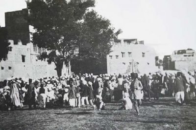 A crowd gathered at Jallianwala Bagh